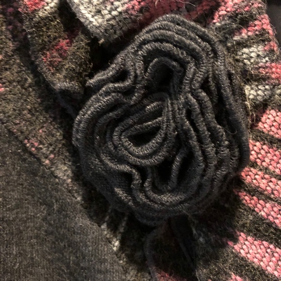 EUC Women’s VEX collection button blazer with fabric  rose embellishment - Picture 4 of 12